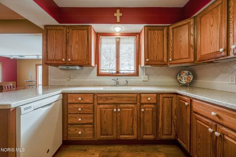 Tiny photo for 30236 Lemoyne Road, Walbridge, OH 43465 (MLS # 10005150)