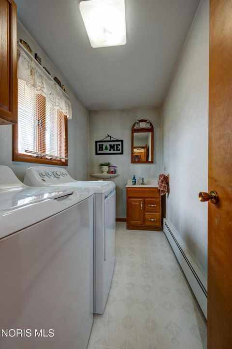 Tiny photo for 30236 Lemoyne Road, Walbridge, OH 43465 (MLS # 10005150)