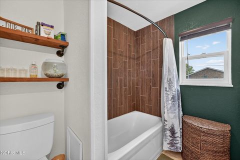 Tiny photo for 2925 Seaman Road, Oregon, OH 43616 (MLS # 10007237)