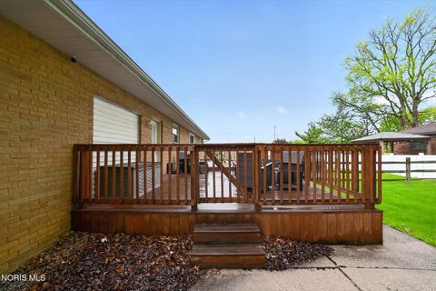 Tiny photo for 2925 Seaman Road, Oregon, OH 43616 (MLS # 10007237)
