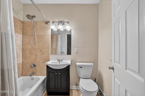 Tiny photo for 2925 Seaman Road, Oregon, OH 43616 (MLS # 10007237)