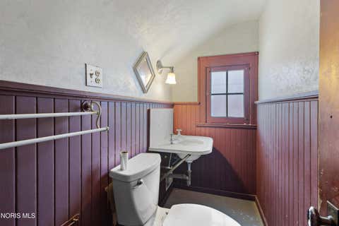 Tiny photo for 2108 Glenwood Avenue, Toledo, OH 43620 (MLS # 10009586)