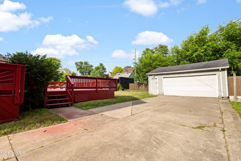 Tiny photo for 2108 Glenwood Avenue, Toledo, OH 43620 (MLS # 10009586)