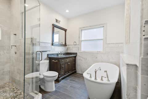 Tiny photo for 2108 Glenwood Avenue, Toledo, OH 43620 (MLS # 10009586)