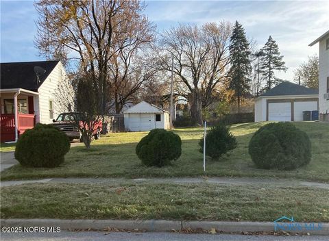 Tiny photo for 1749 Milburn Avenue, Toledo, OH 43606 (MLS # 10001992)