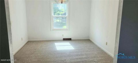 Tiny photo for 4237 Brogan Drive, Toledo, OH 43614 (MLS # 10002238)