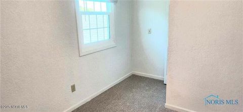 Tiny photo for 4237 Brogan Drive, Toledo, OH 43614 (MLS # 10002238)