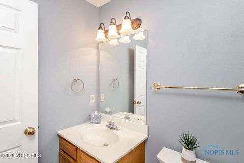 Tiny photo for 4237 Brogan Drive, Toledo, OH 43614 (MLS # 10002238)