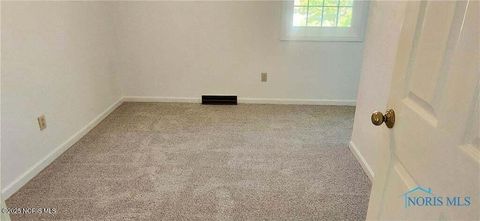 Tiny photo for 4237 Brogan Drive, Toledo, OH 43614 (MLS # 10002238)