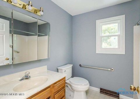 Tiny photo for 4237 Brogan Drive, Toledo, OH 43614 (MLS # 10002238)