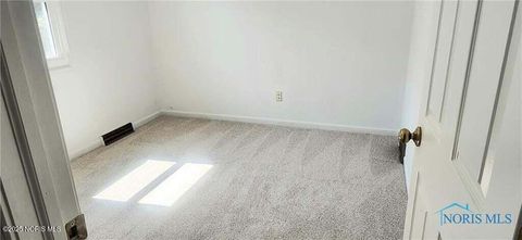 Tiny photo for 4237 Brogan Drive, Toledo, OH 43614 (MLS # 10002238)