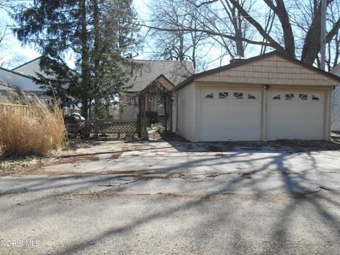 Photo of 527 Catherine Drive, Liberty Center, OH 43532 (MLS # 10006143)