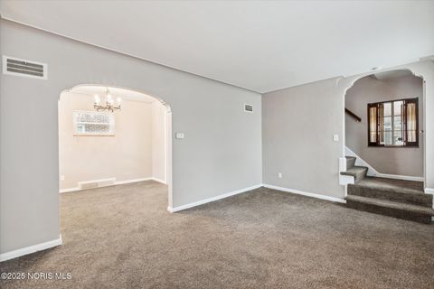 Tiny photo for 706 W Gramercy Avenue, Toledo, OH 43612 (MLS # 10002021)