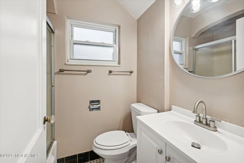 Tiny photo for 706 W Gramercy Avenue, Toledo, OH 43612 (MLS # 10002021)