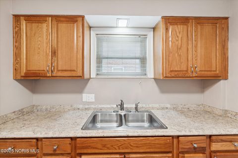 Tiny photo for 706 W Gramercy Avenue, Toledo, OH 43612 (MLS # 10002021)