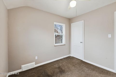 Tiny photo for 706 W Gramercy Avenue, Toledo, OH 43612 (MLS # 10002021)