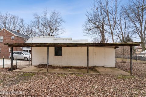 Tiny photo for 706 W Gramercy Avenue, Toledo, OH 43612 (MLS # 10002021)