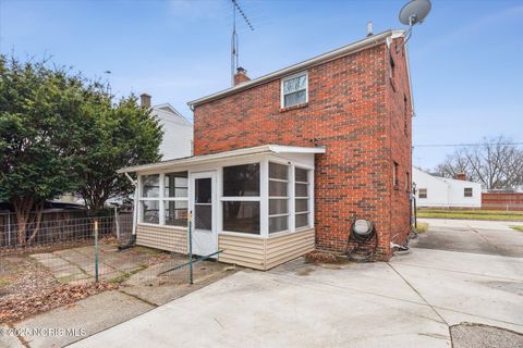 Tiny photo for 706 W Gramercy Avenue, Toledo, OH 43612 (MLS # 10002021)