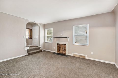 Tiny photo for 706 W Gramercy Avenue, Toledo, OH 43612 (MLS # 10002021)