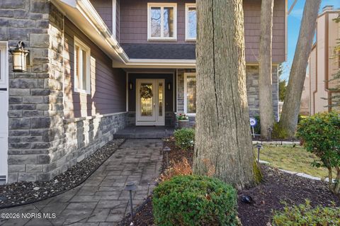 Tiny photo for 2402 Cheshire Woods Road, Toledo, OH 43617 (MLS # 10003126)