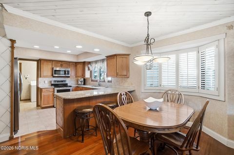 Tiny photo for 2402 Cheshire Woods Road, Toledo, OH 43617 (MLS # 10003126)