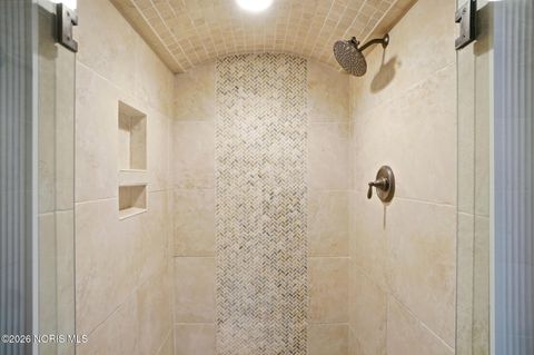 Tiny photo for 2402 Cheshire Woods Road, Toledo, OH 43617 (MLS # 10003126)