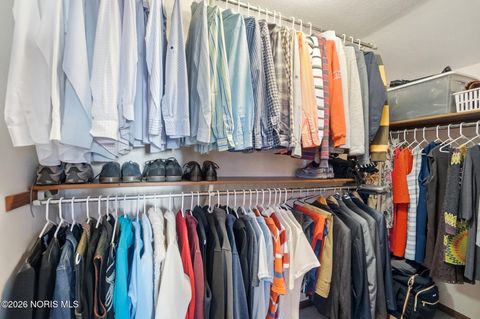 Tiny photo for 2402 Cheshire Woods Road, Toledo, OH 43617 (MLS # 10003126)