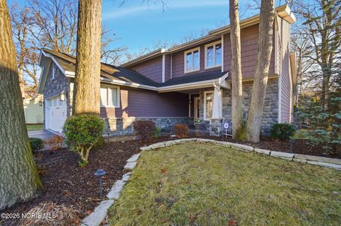 Tiny photo for 2402 Cheshire Woods Road, Toledo, OH 43617 (MLS # 10003126)