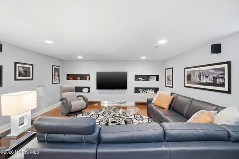 Tiny photo for 2402 Cheshire Woods Road, Toledo, OH 43617 (MLS # 10003126)