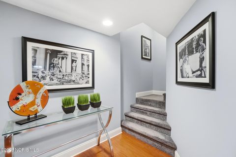 Tiny photo for 2402 Cheshire Woods Road, Toledo, OH 43617 (MLS # 10003126)