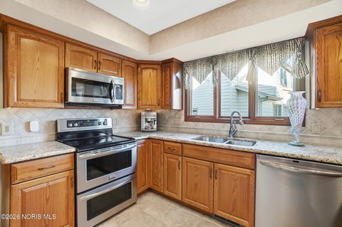 Tiny photo for 2402 Cheshire Woods Road, Toledo, OH 43617 (MLS # 10003126)