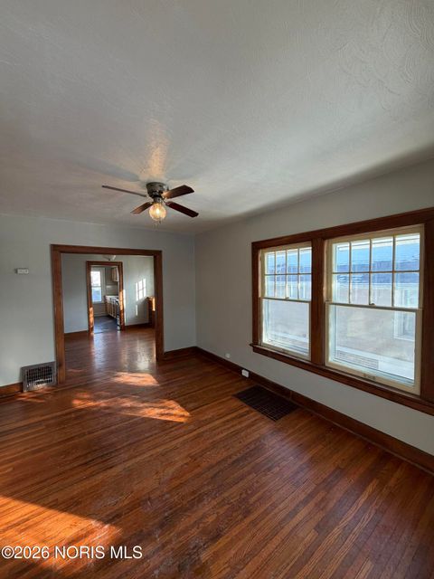 Tiny photo for 4022 Parrakeet Avenue, Toledo, OH 43612 (MLS # 10003943)