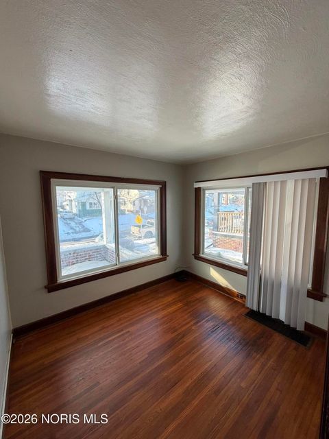 Tiny photo for 4022 Parrakeet Avenue, Toledo, OH 43612 (MLS # 10003943)