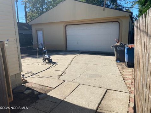 Tiny photo for 4807 Brott Road, Toledo, OH 43613 (MLS # 10000649)