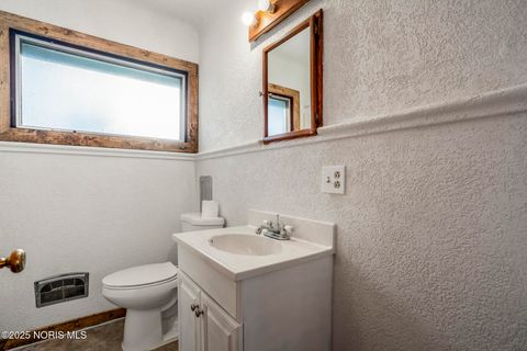 Tiny photo for 4807 Brott Road, Toledo, OH 43613 (MLS # 10000649)