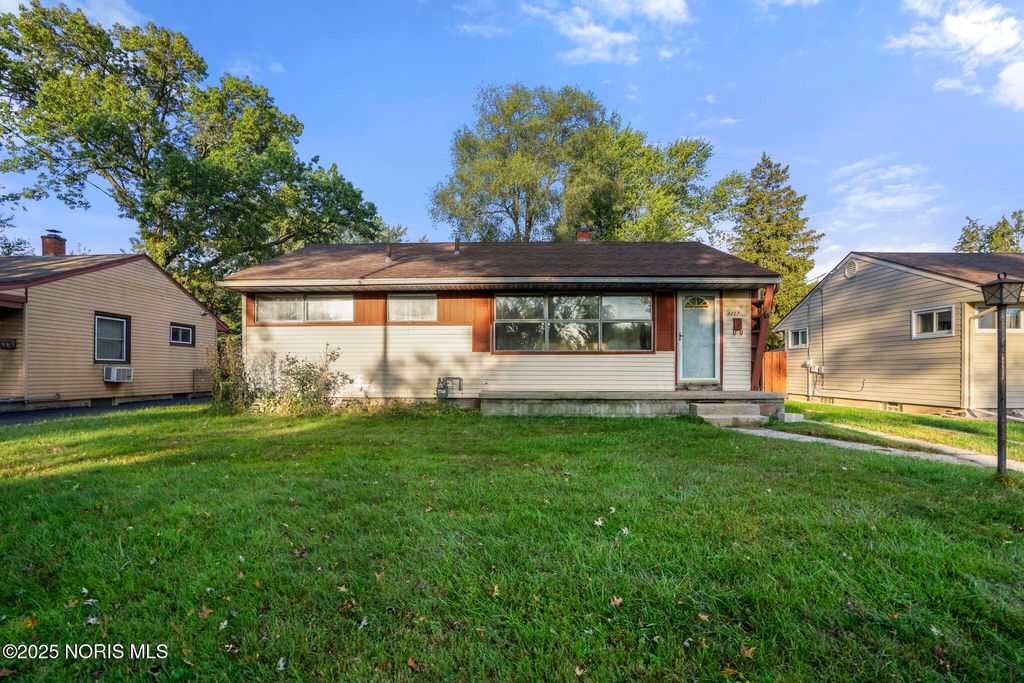 Photo for 4807 Brott Road, Toledo, OH 43613 (MLS # 10000649)