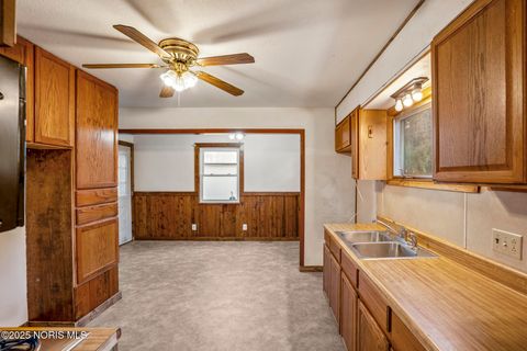 Tiny photo for 4807 Brott Road, Toledo, OH 43613 (MLS # 10000649)