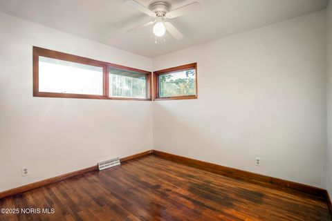 Tiny photo for 4807 Brott Road, Toledo, OH 43613 (MLS # 10000649)