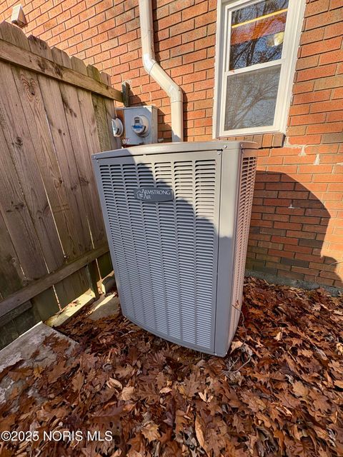 Tiny photo for 184 Gibson Court, Tiffin, OH 44883 (MLS # 10001769)