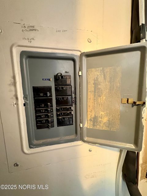 Tiny photo for 184 Gibson Court, Tiffin, OH 44883 (MLS # 10001769)