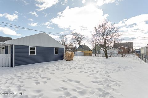 Tiny photo for 2426 106th Street, Toledo, OH 43611 (MLS # 10003933)