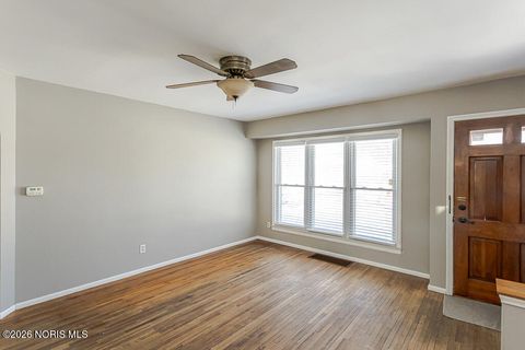 Tiny photo for 2426 106th Street, Toledo, OH 43611 (MLS # 10003933)