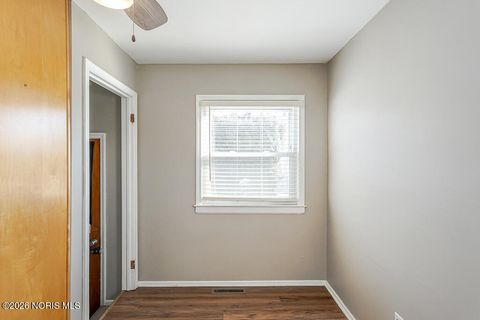 Tiny photo for 2426 106th Street, Toledo, OH 43611 (MLS # 10003933)