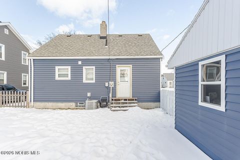 Tiny photo for 2426 106th Street, Toledo, OH 43611 (MLS # 10003933)