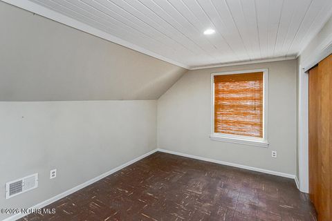 Tiny photo for 2426 106th Street, Toledo, OH 43611 (MLS # 10003933)