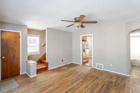 Tiny photo for 2426 106th Street, Toledo, OH 43611 (MLS # 10003933)