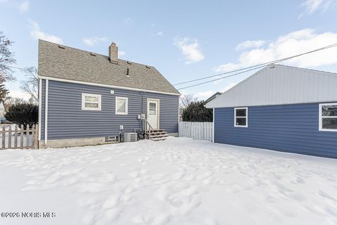 Tiny photo for 2426 106th Street, Toledo, OH 43611 (MLS # 10003933)