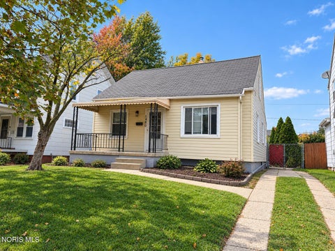Photo of 1480 Craigwood Road, Toledo, OH 43612 (MLS # 10014787)