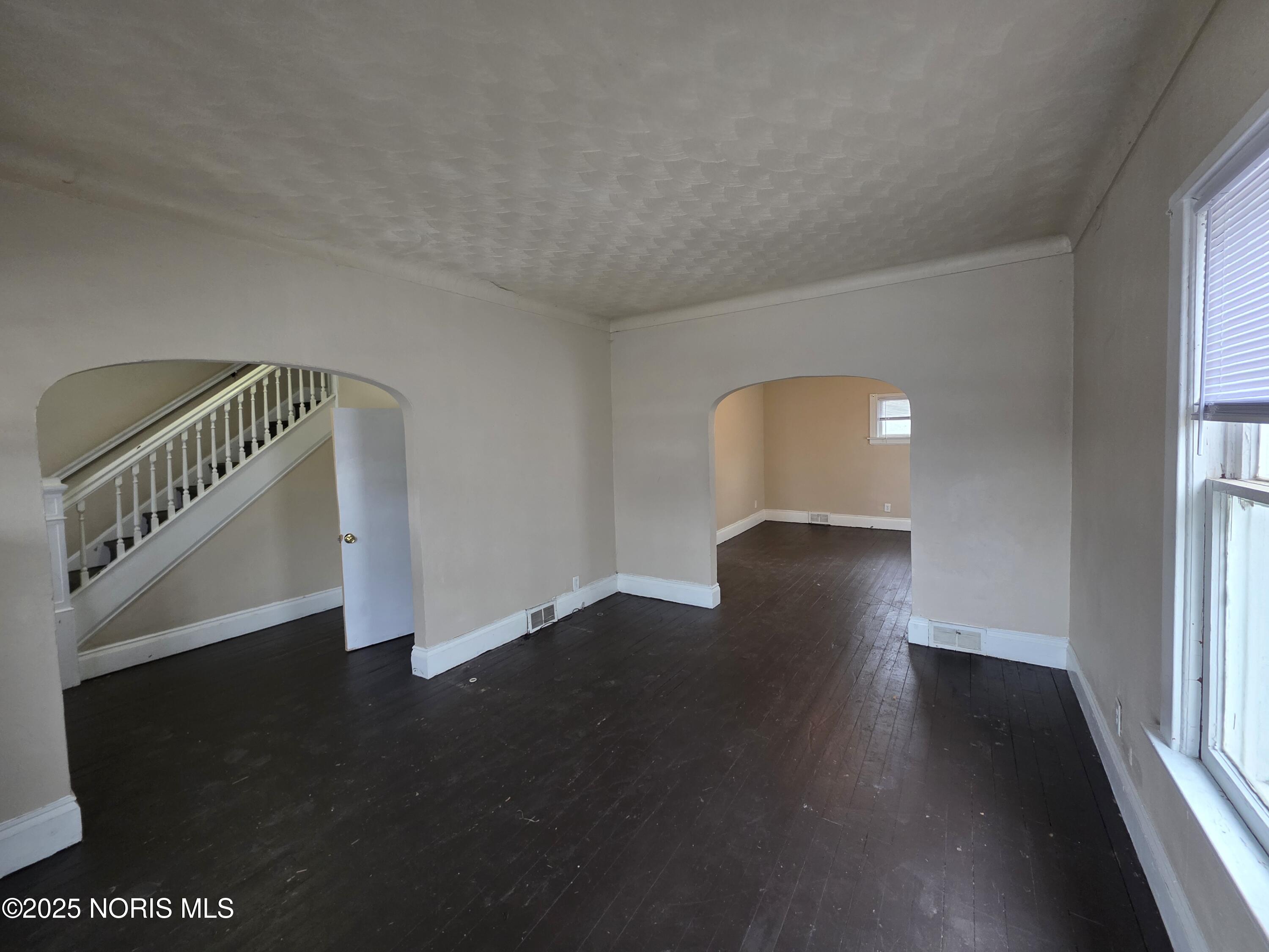 420 E Oakland Street