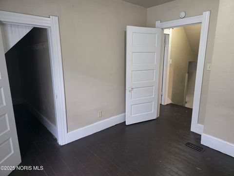 Tiny photo for 420 E Oakland Street, Toledo, OH 43608 (MLS # 10008160)